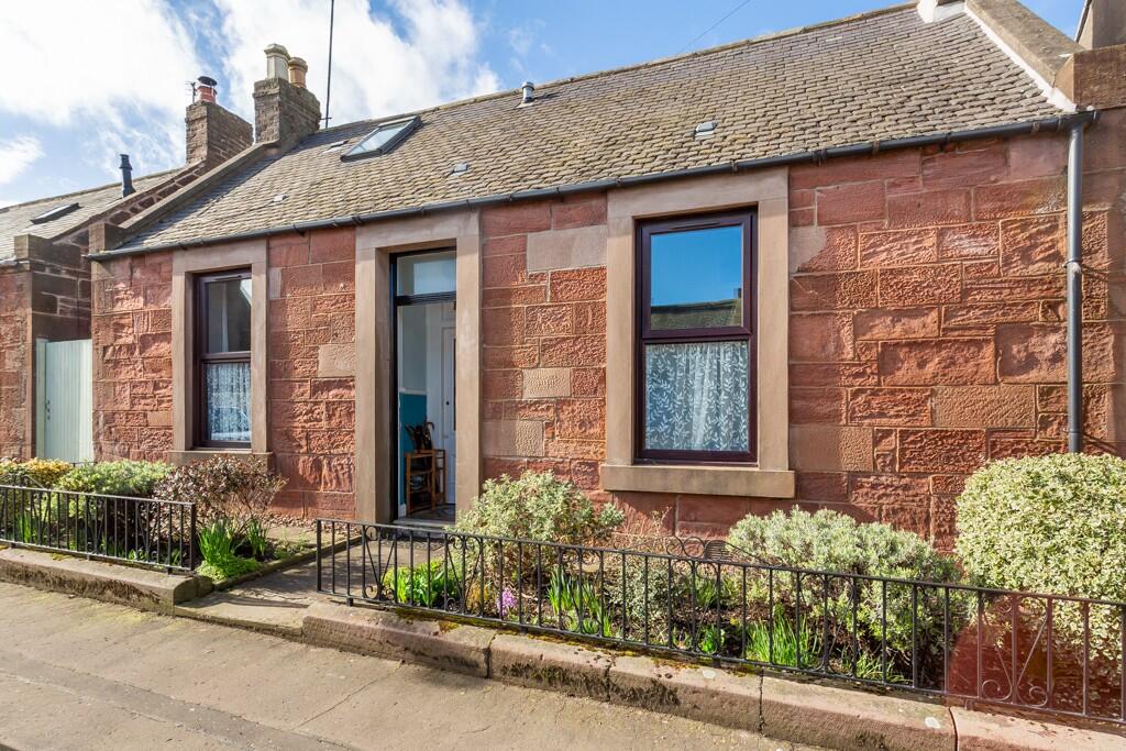 Main image of property: 39 Jamieson Street, Arbroath, Angus, DD11 2AY
