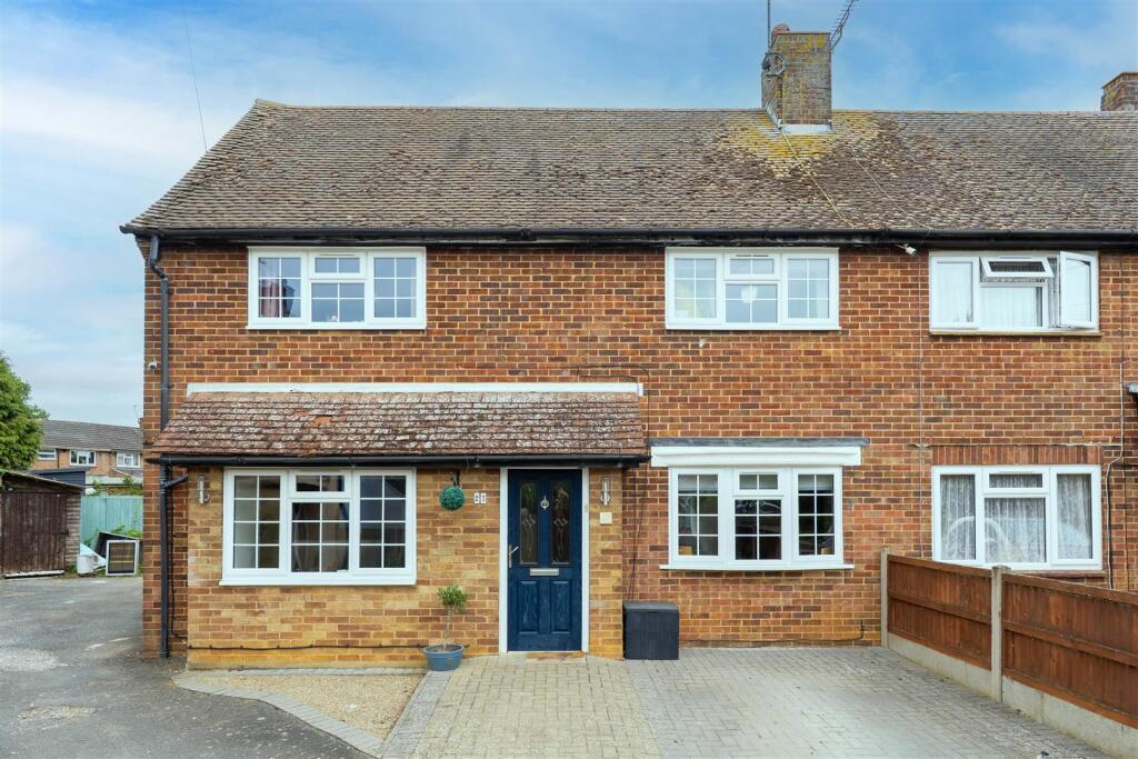 4-bed semi-detached on Preston Road, Toddington, £475,000