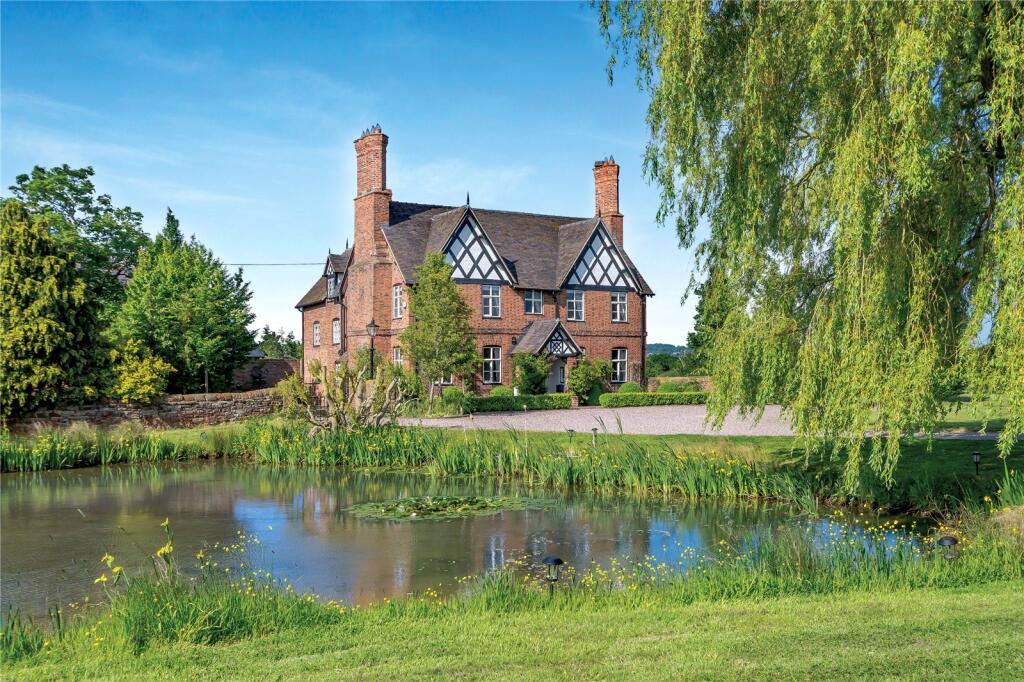 Near Tarporley, A Fully Restored Period Farmhouse, With Stunning Views and Land, CH3 photo 4