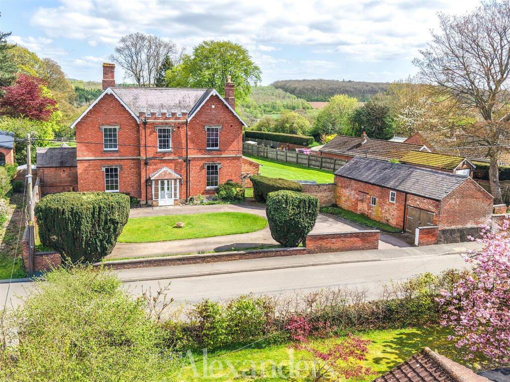 5-bed detached on Main Street, Thornton, £1,195,000