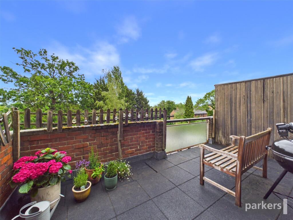 Apartment in Reading - View 5