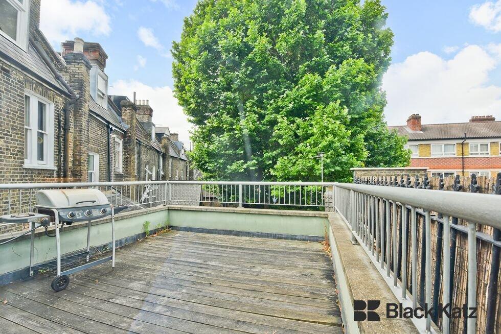 Apartment in London - View 3