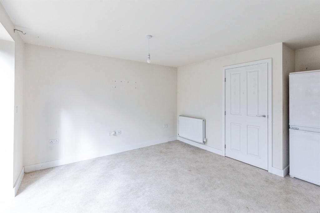 House in Irthlingborough, Crow Hill - View 3
