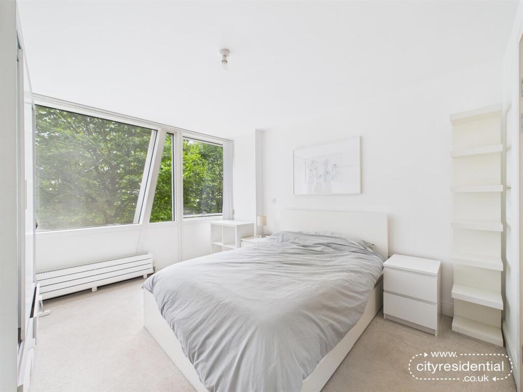 Apartment in Liverpool - More