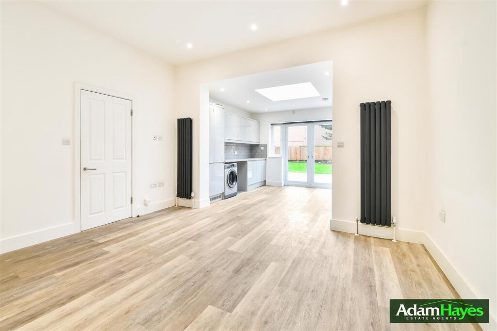 Apartment in London, Woodside Park - View 2