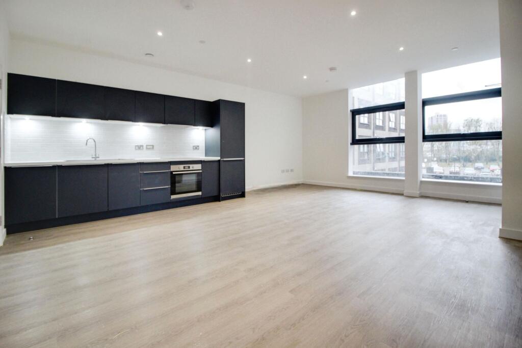 Apartment in Swindon - View 2
