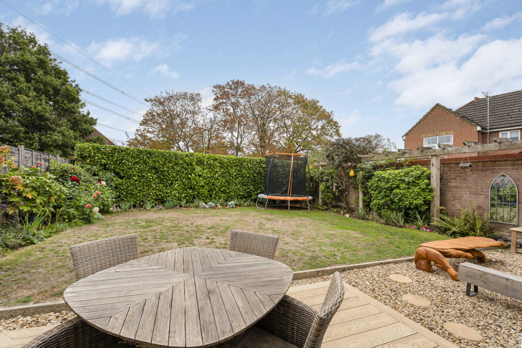 House in South Oxfordshire, Ladygrove, Didcot - View 4