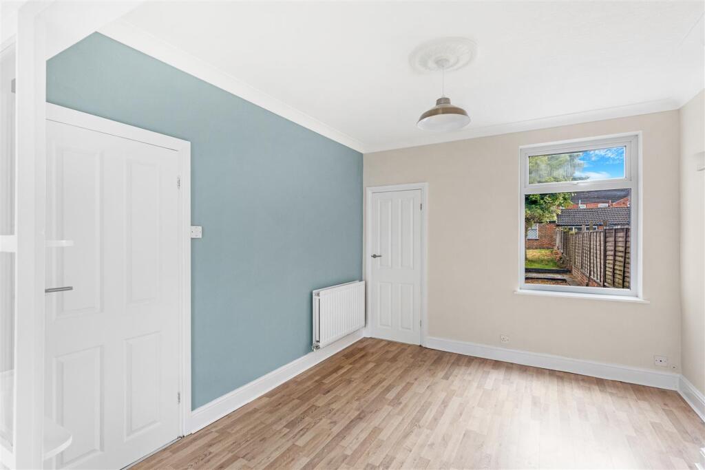 House in Kettering, Brambleside - View 4