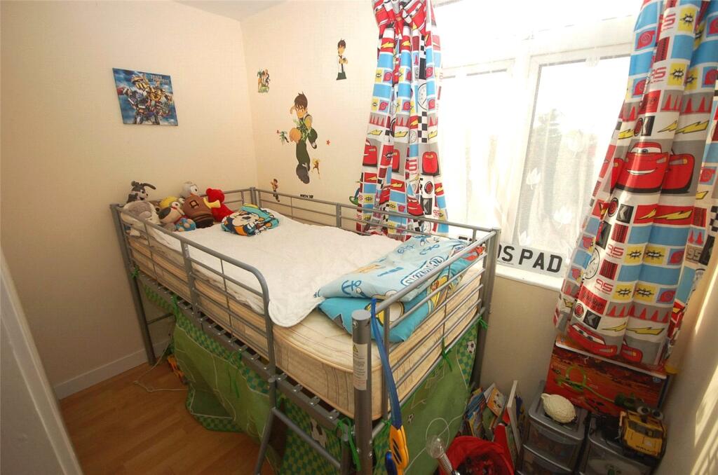 Apartment in Basildon, Essex - View 5