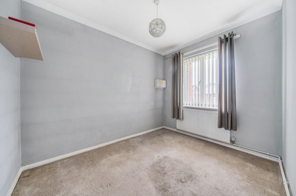 48, Britten Avenue, Stowmarket, Suffolk, IP14 photo 4