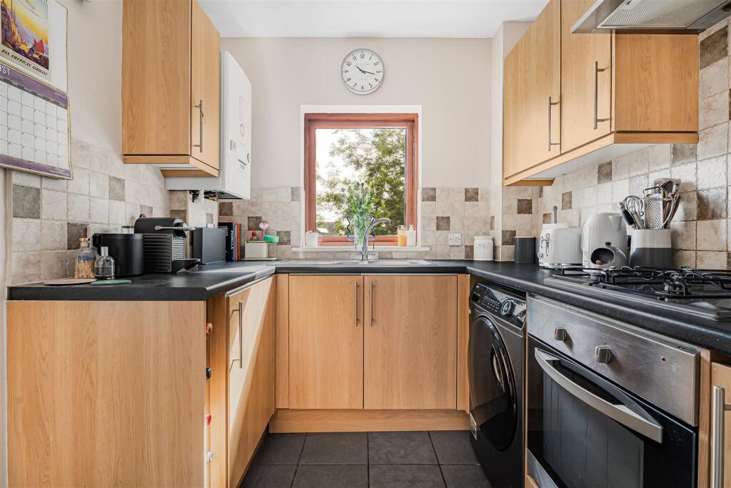 Apartment in St Albans - View 5