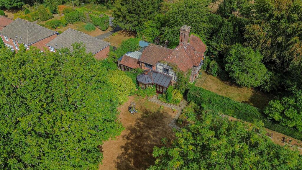 House in Redhill - View 5