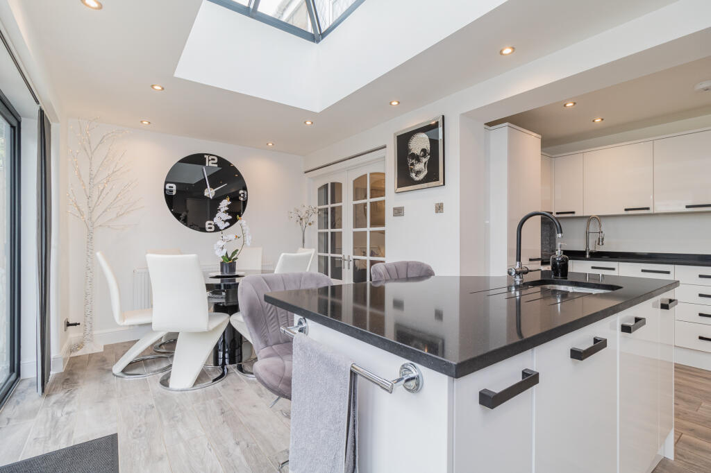 House in Slough - View 4