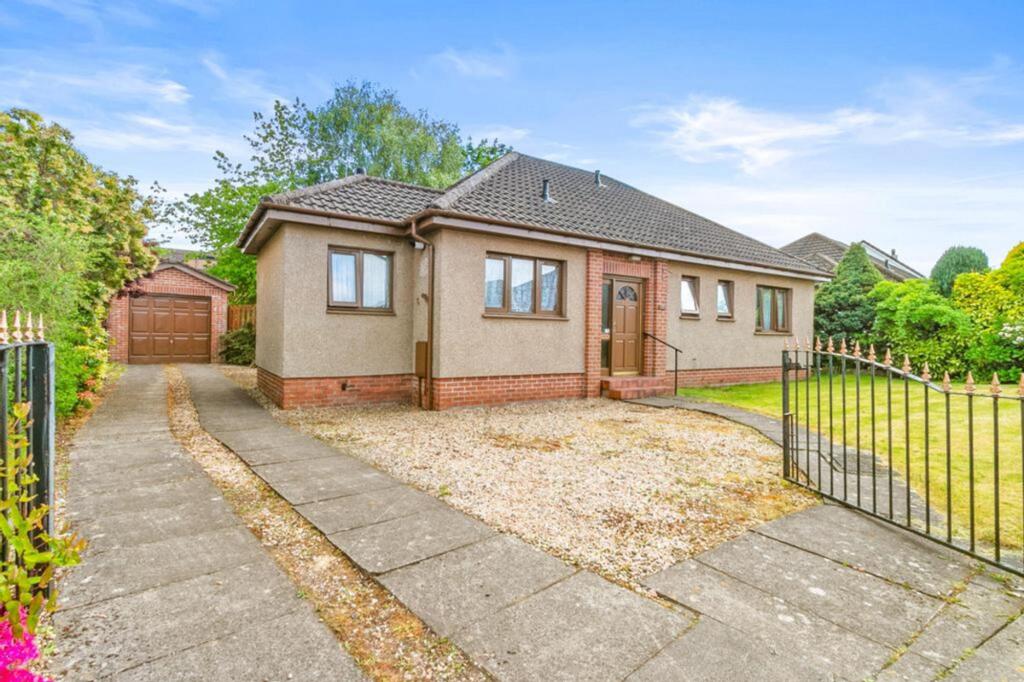 3-bed house on Blackhouse Avenue, Newton Mearns, G77, £325,000