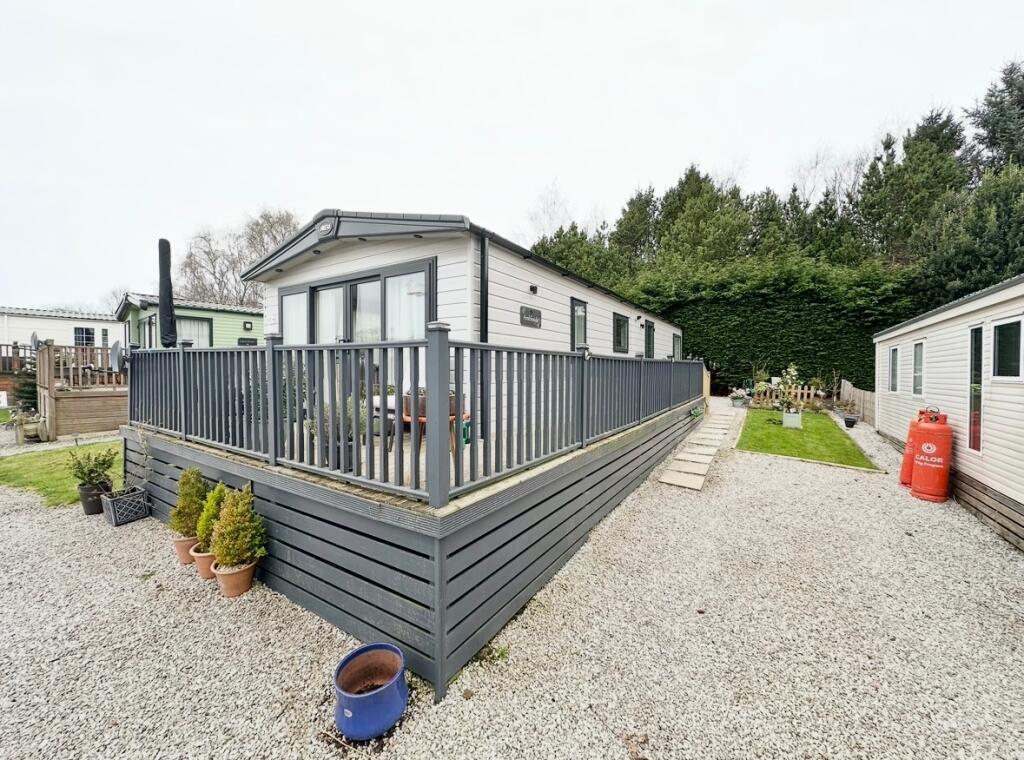 Main image of property: Carnforth, Carnforth, LA6 1FE