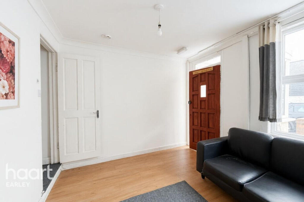 House in Reading - View 4
