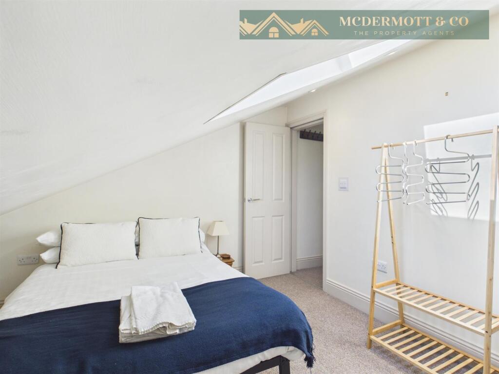 House in Oldham, Greater Manchester - More
