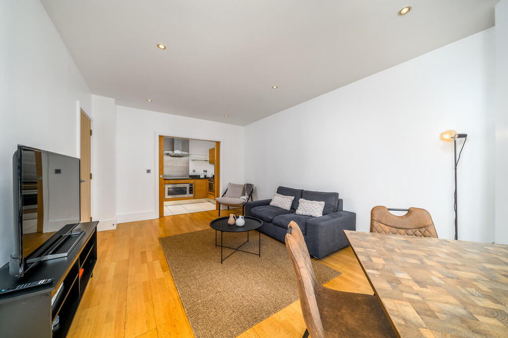 Apartment in London - View 5