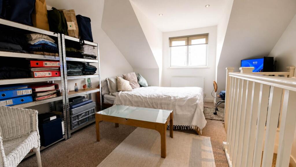 House in St Albans - View 5