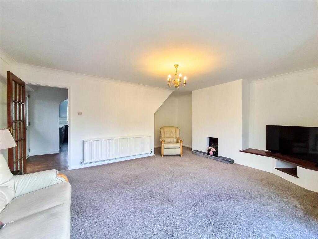 House in Southend-on-Sea - More