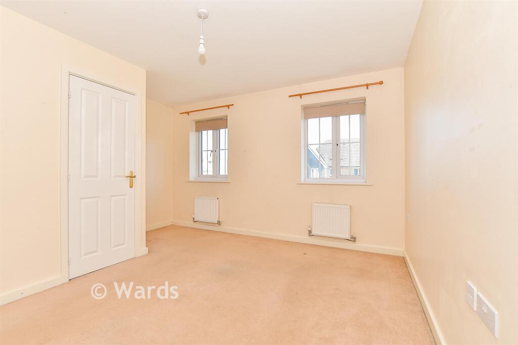 2-bed terraced on Campbell Walk, Hawkinge, Folkestone, Kent, £240,000