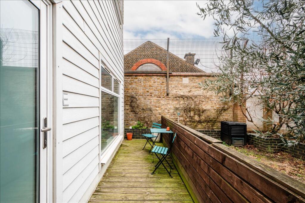 Mowlem Street, Bethnal Green, E2 photo 4