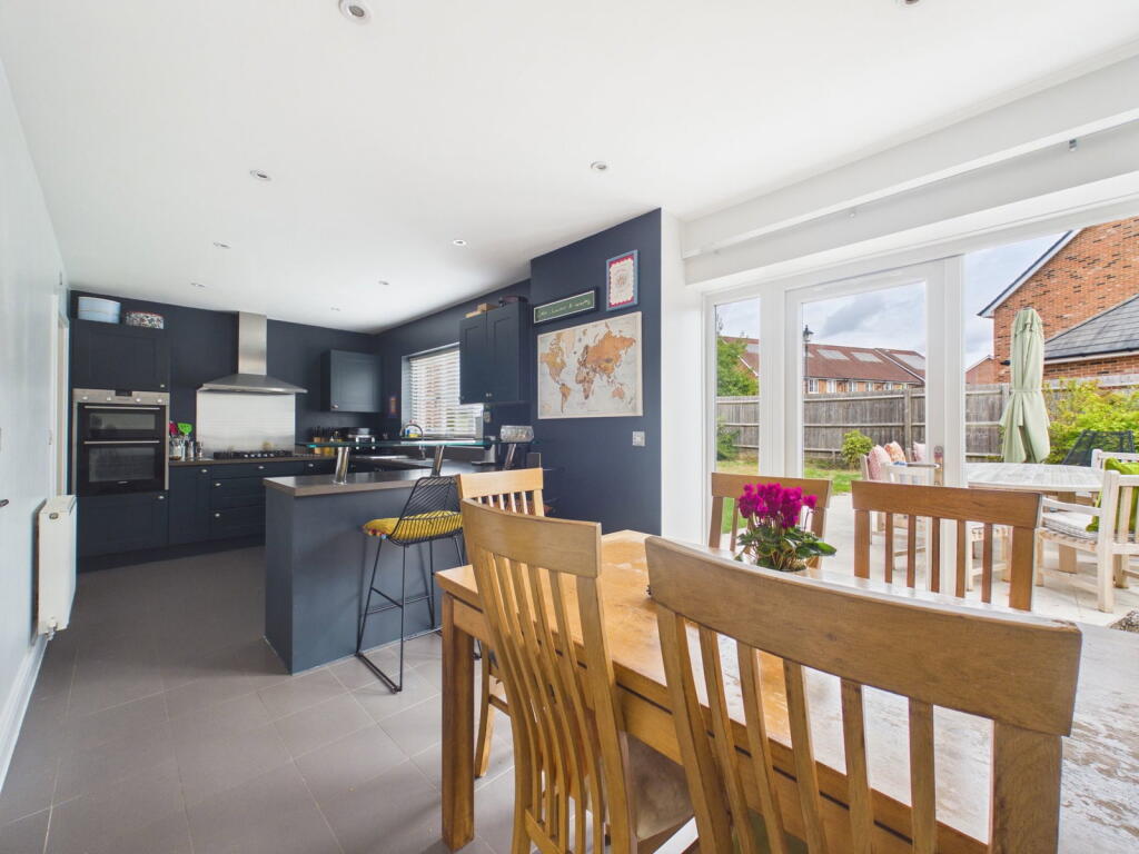 House in Redhill - View 5