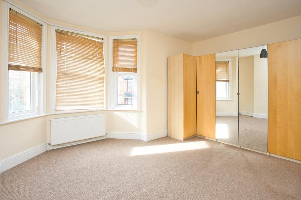 House in Folkestone, Morehall - More