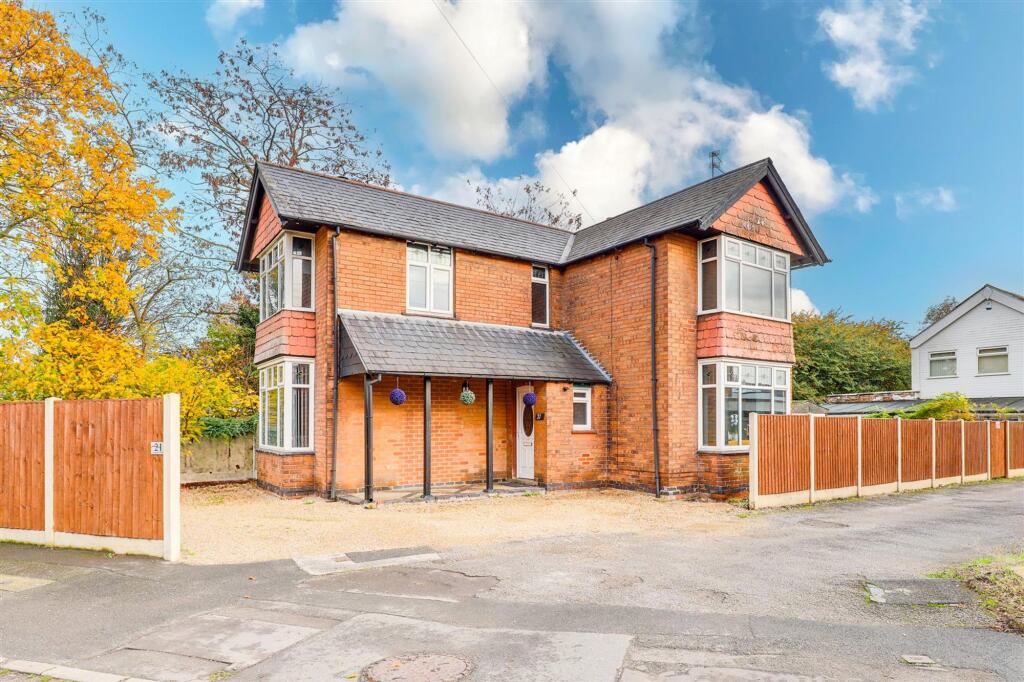 3-bed detached on Meadow Road, Netherfield, NG4, £300,000