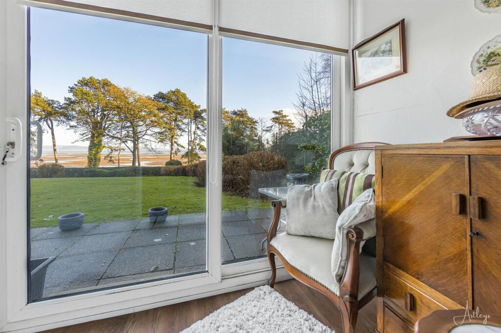 Apartment in Swansea - View 2