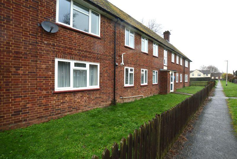 Main image of property: 2 Bedroom Flat, Milton Gardens, Tonbridge