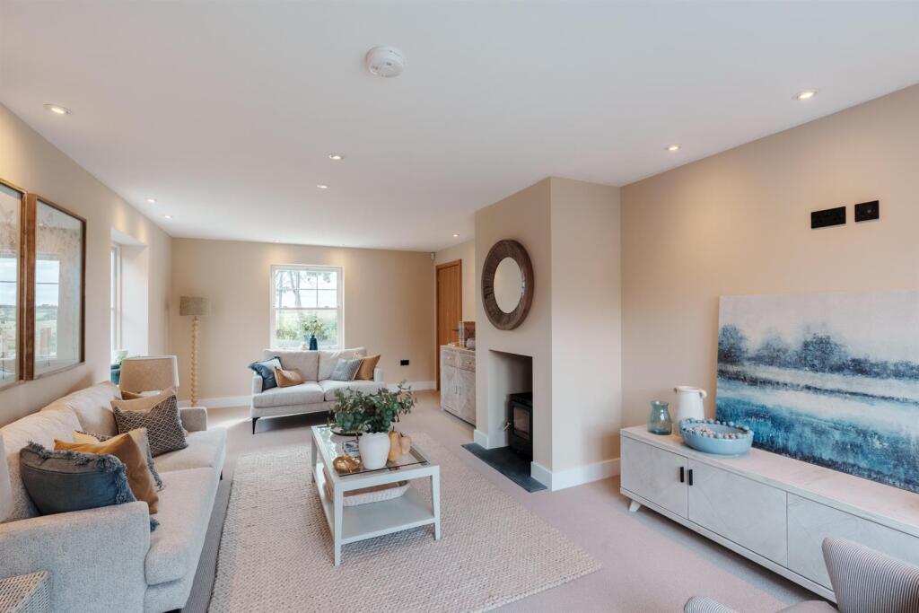 House in Ipswich - View 3