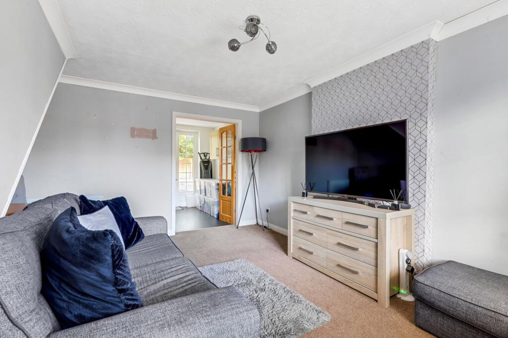 House in Nottingham, Hempshill Vale - View 5