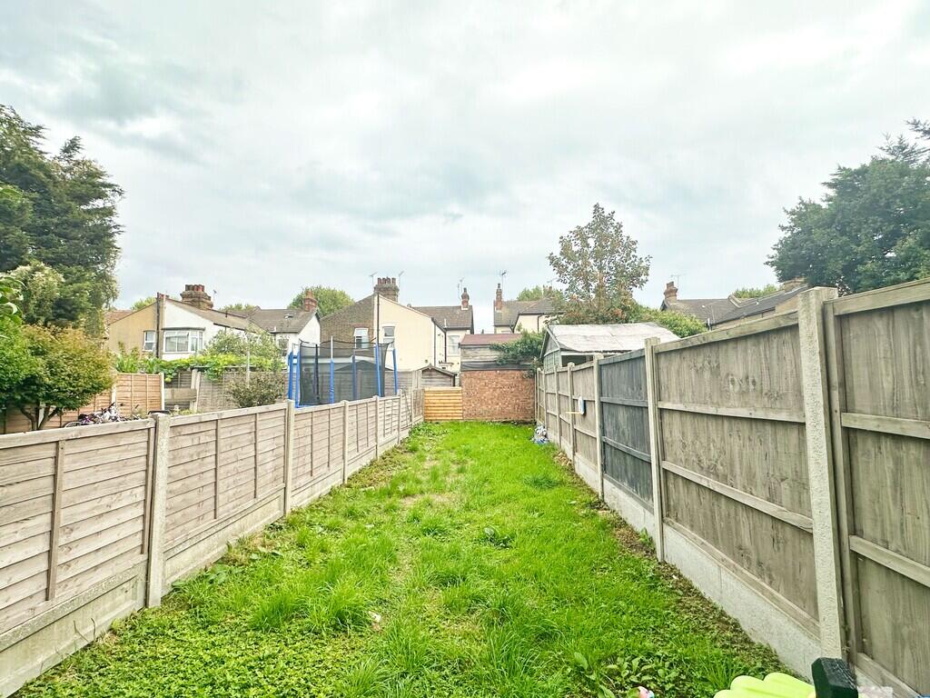 Apartment in Southend-on-Sea - View 4