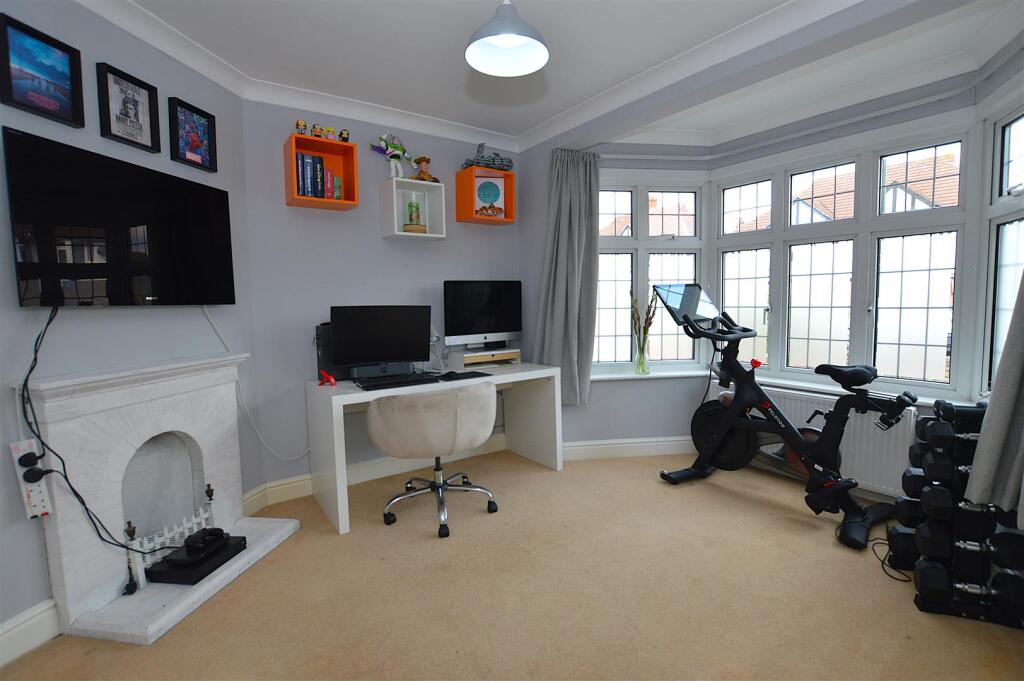 House in Twickenham - View 5