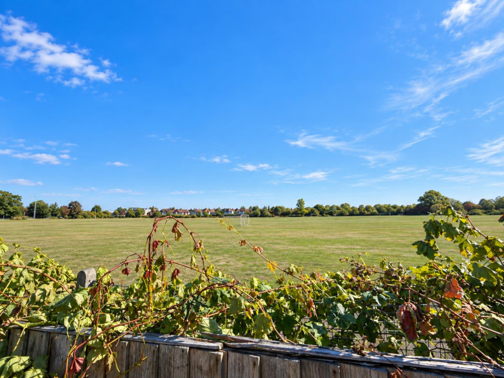House in Spelthorne, Ashford - View 5