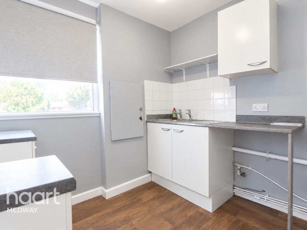 Apartment in Rochester - View 3