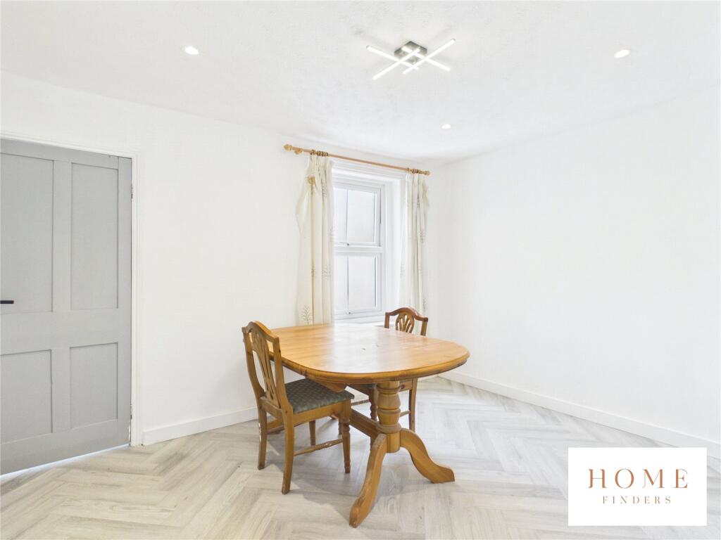 House in Swindon - View 3