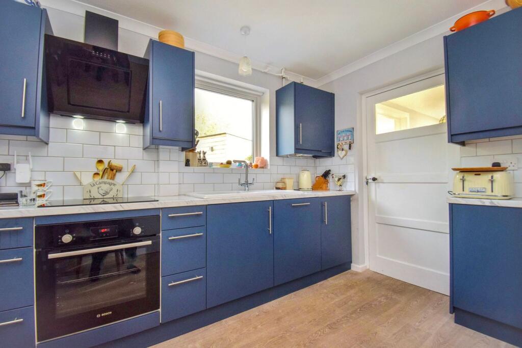 House in Sevenoaks, Halstead - More