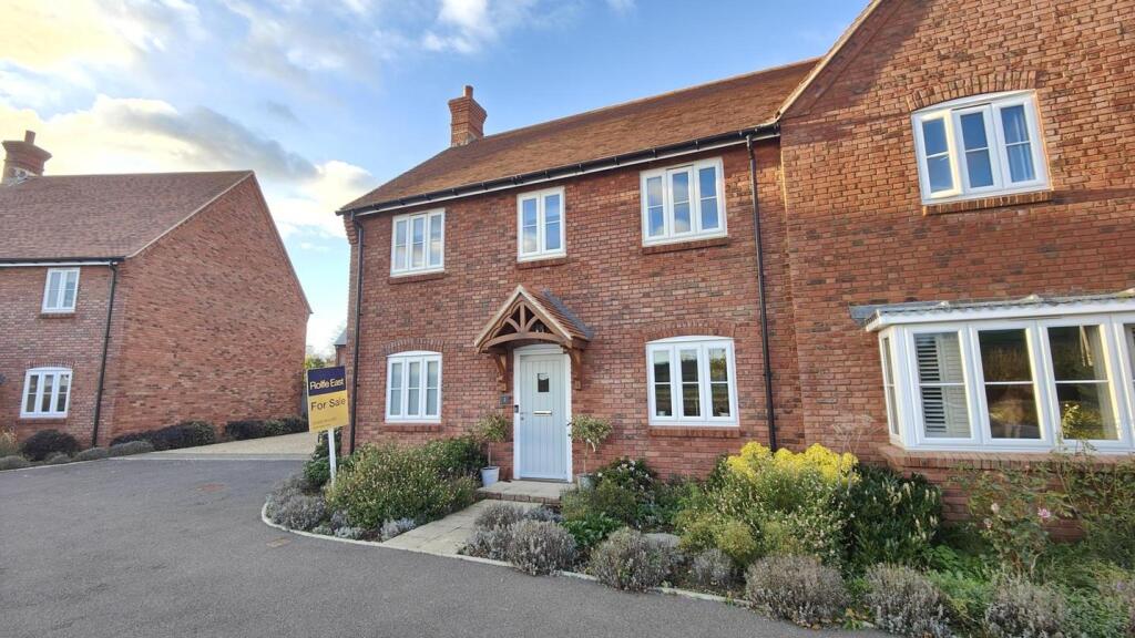 3-bed semi-detached on 2, Wingfield Place, Thornford, Sherborne, £415,000