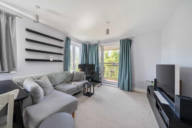 Apartment in Guildford - View 3
