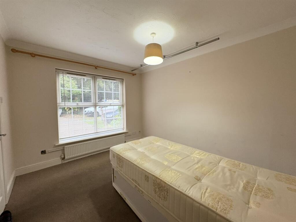 Apartment in North Hertfordshire, Knebworth - More