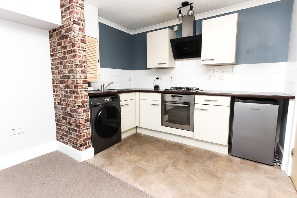Apartment in Northampton, Far Cotton and Delapre - View 4