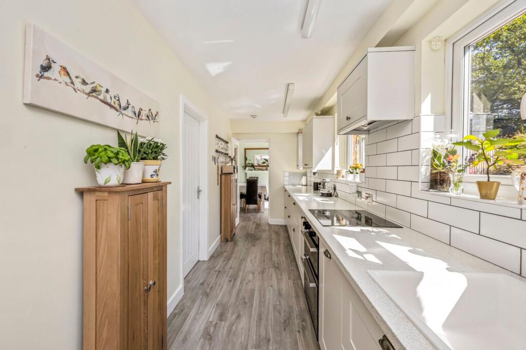 House in Horsham, Rudgwick - More