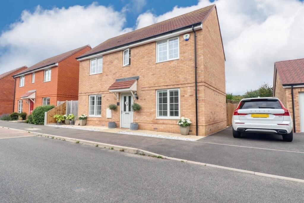 Main image of property: Barn Owl Road, Kirby Cross, Frinton-on-Sea