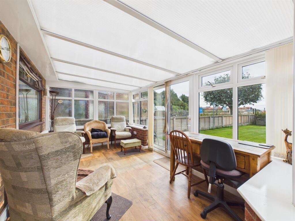 House in Bridlington, West Hill - More