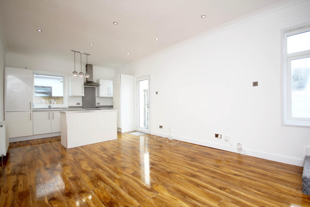 10 Waterloo Road, Prestwick, KA9 2AA photo 4