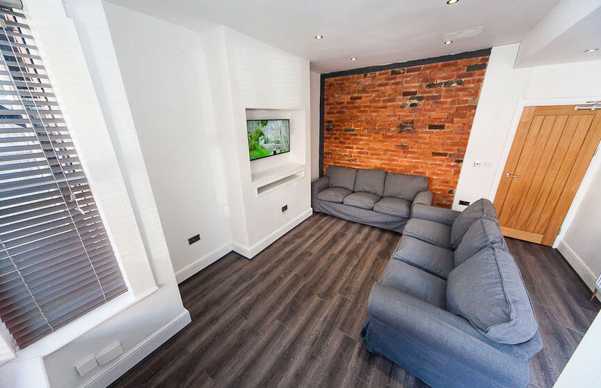 6 bedroom terraced house for rent