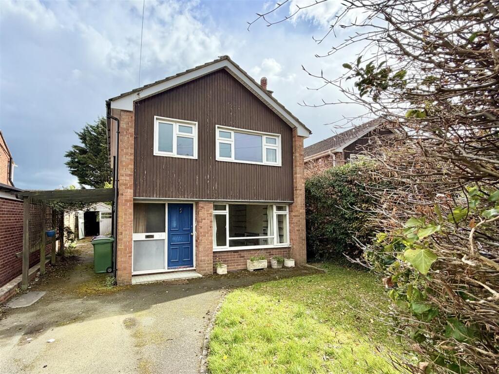 Main image of property: 34 Highfields, Shrewsbury, SY2 5PH