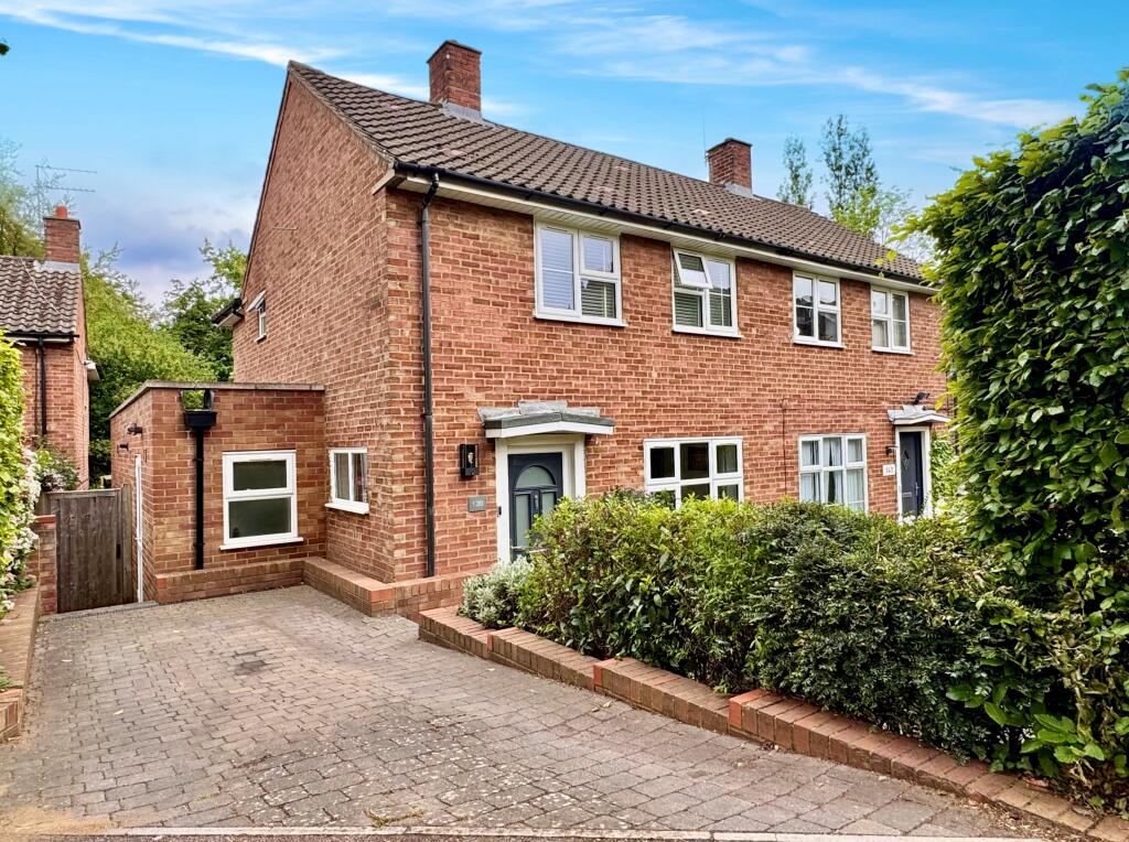 3-bed semi-detached on The Vineyard, Welwyn Garden City, Hertfordshire, AL8, £575,000